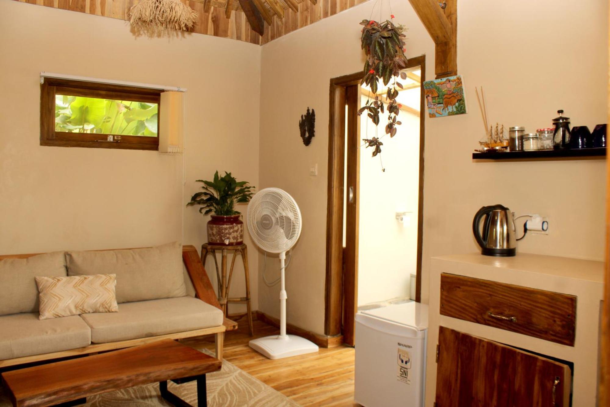Santai House Apartment Тетебату Екстериор снимка